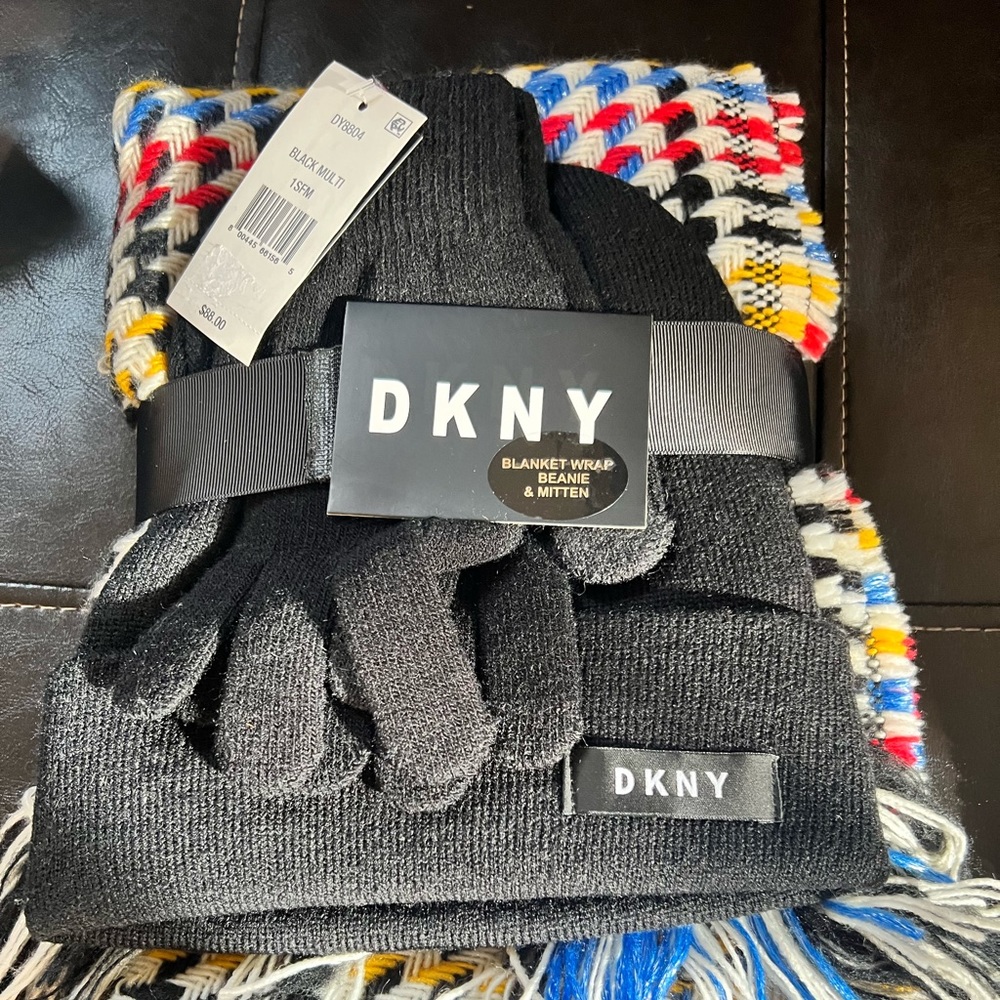 Multicolor blanket wrap scarf, beanie & gloves set. Brand New